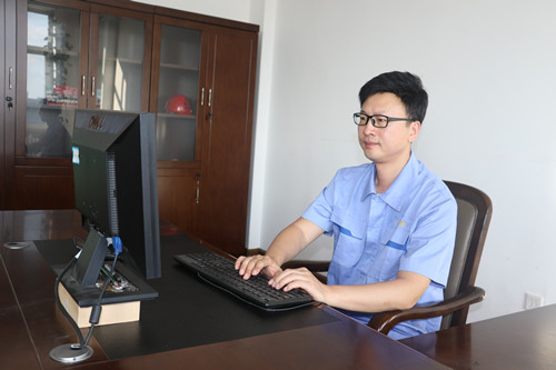 董米.jpg